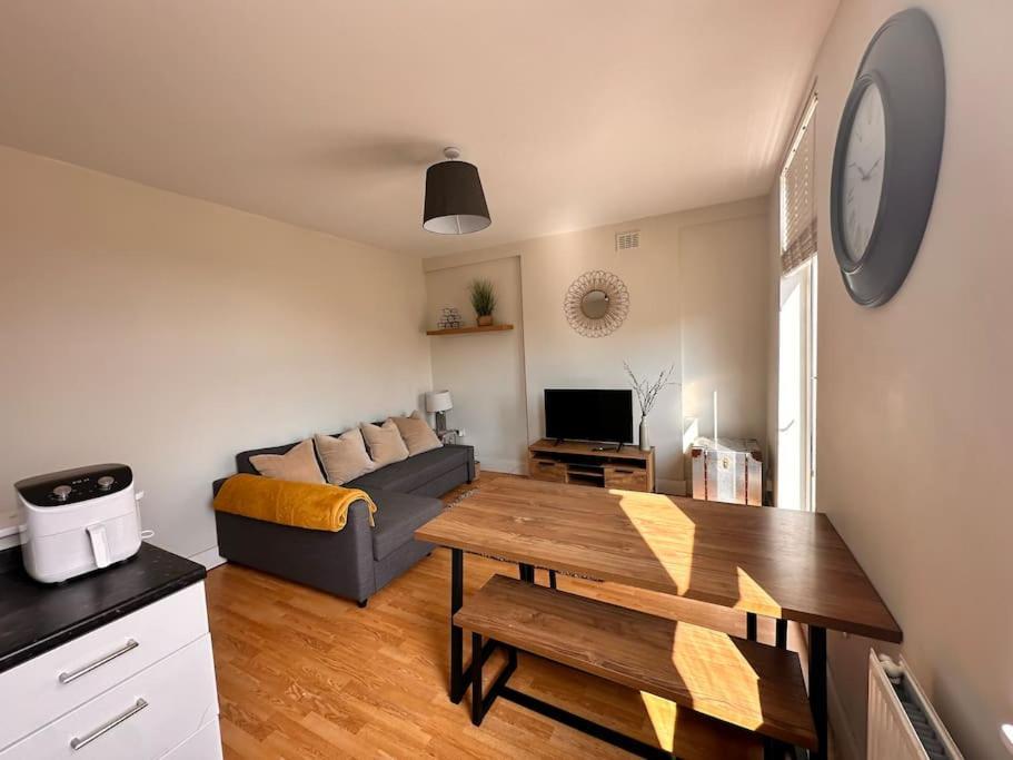 1 Bedroom In Se13 *