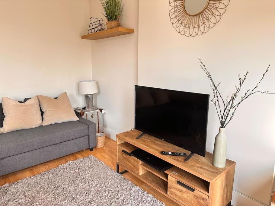 1 Bedroom In Se13 * Londra