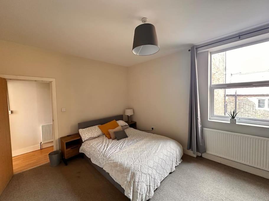 Apartment 1 Bedroom In Se13 London